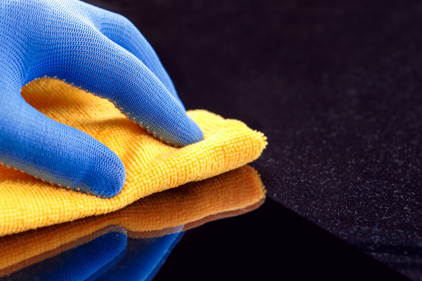 What Cloths Do Professional Cleaners Use?