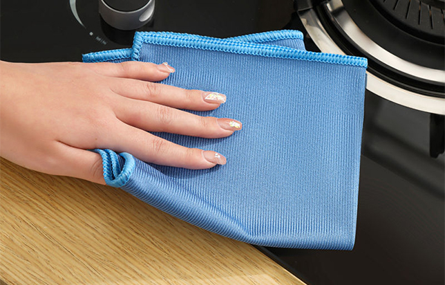 Streak-Free, Lint-Free Window Cleaning