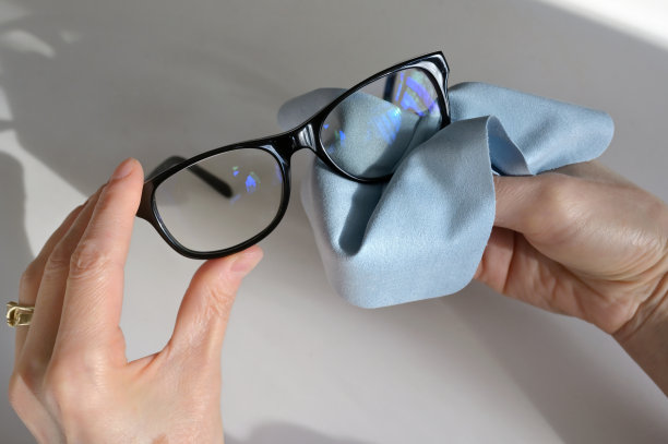 Are Microfiber Cloths Good for Cleaning Glasses