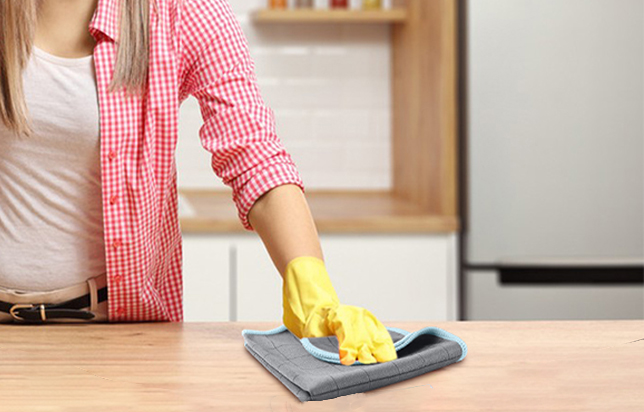 Streak-Free Cleaning for Glass Surfaces