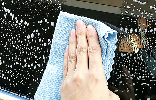 <h3 data-end="95" data-section-id="17ewctm" data-start="65" dir="auto">Streak-Free Glass Cleaning</h3> 