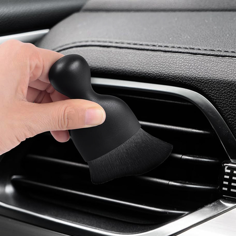 Spazzole per la pulizia dell'interno dell'auto