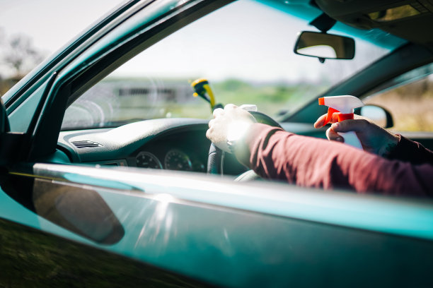 8.12How To Use A Microfiber Cloth for Car Cleaning Windows（1）